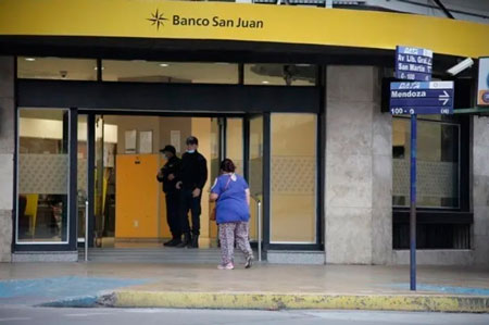Por qué el Banco San Juan se independizó de los bancos de Santa Fe y Santa Cruz